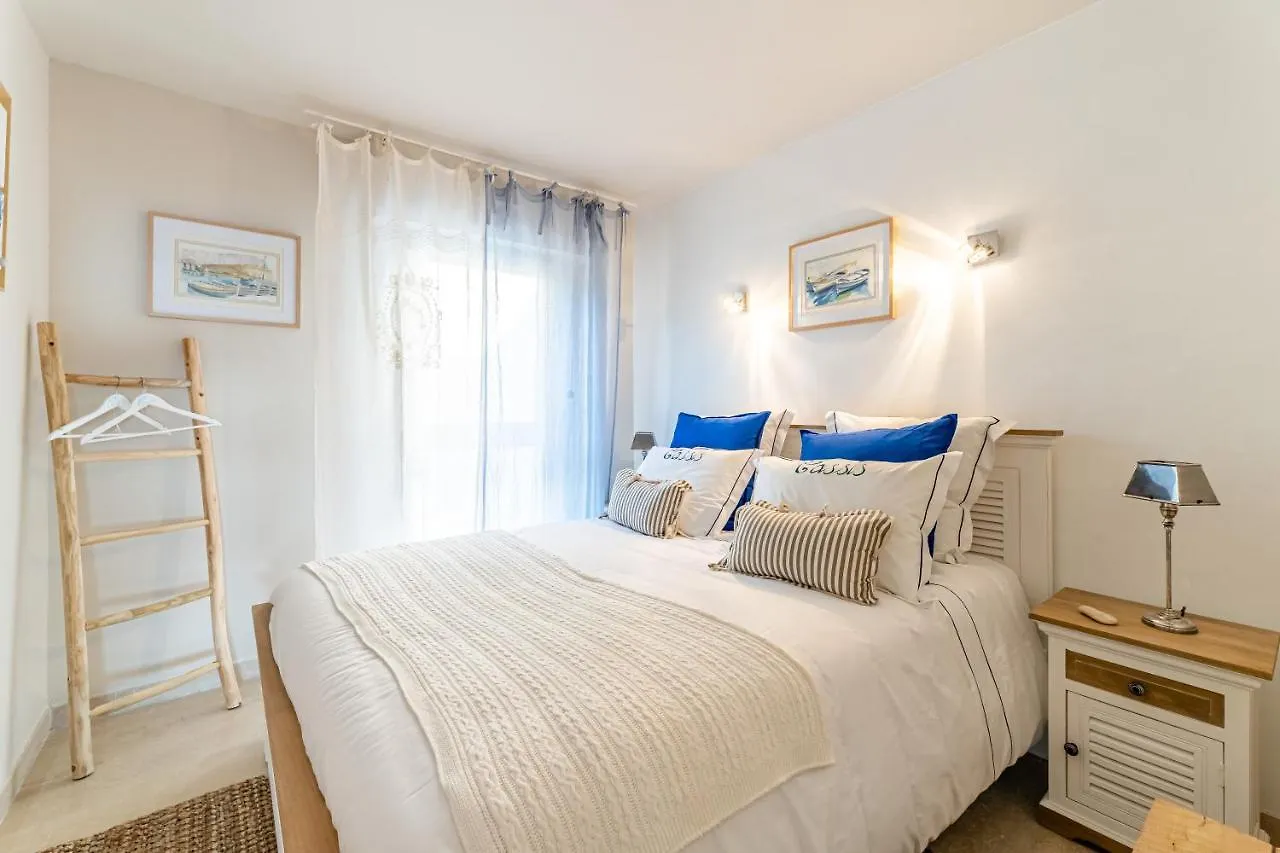 Les Voiles Blanches Par Dodo-A-Cassis Apartment